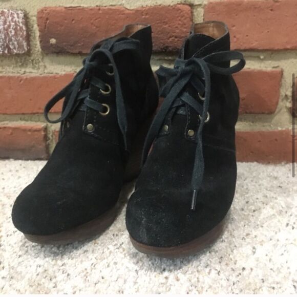 Lucky Brand Ankle Bootie Sz 6.5 Black Suede Ankle Boot Wedge Heel Booties - Picture 3 of 6